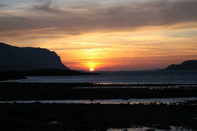 Gribbun cliffs, Loch na Keal by Nic
                          Davies